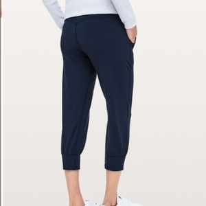 “True Navy” Align Joggers